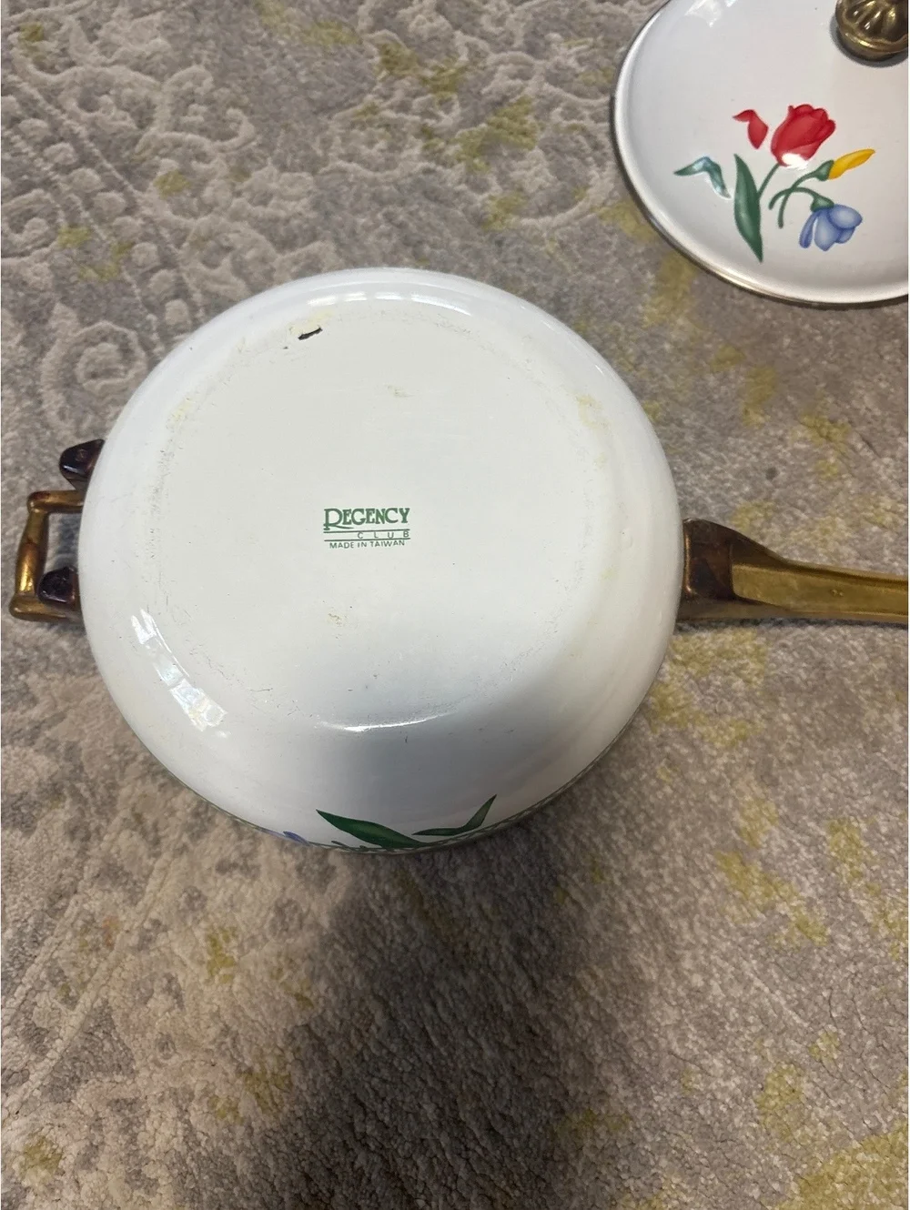 Vintage cottage grandma Regency enamel sauce pan